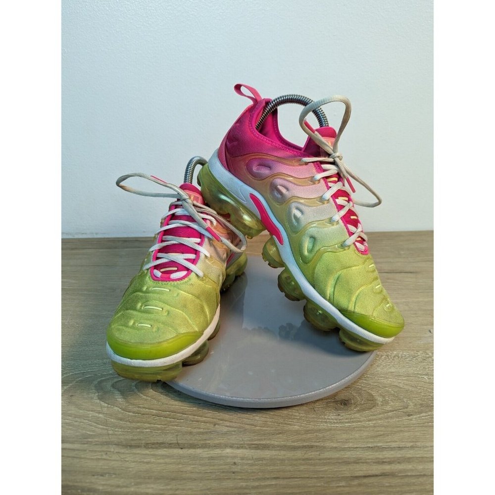Nike Air VaporMax Plus - Pink Volt Gradient - DC2045-900 - Size 8.5 Yellow Shoes